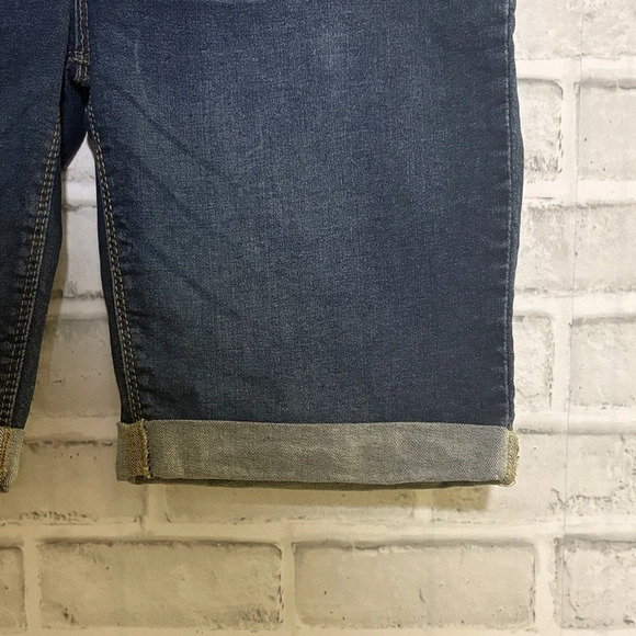 Bluenotes women’s Dark Blue Bermuda Jean short, size 30 - Picture 4 of 8